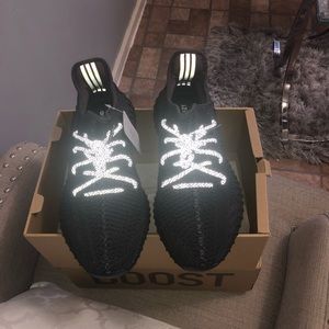 Yeezy 350 non static brand new